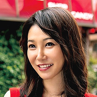 Poster: EWDX-308 Shines